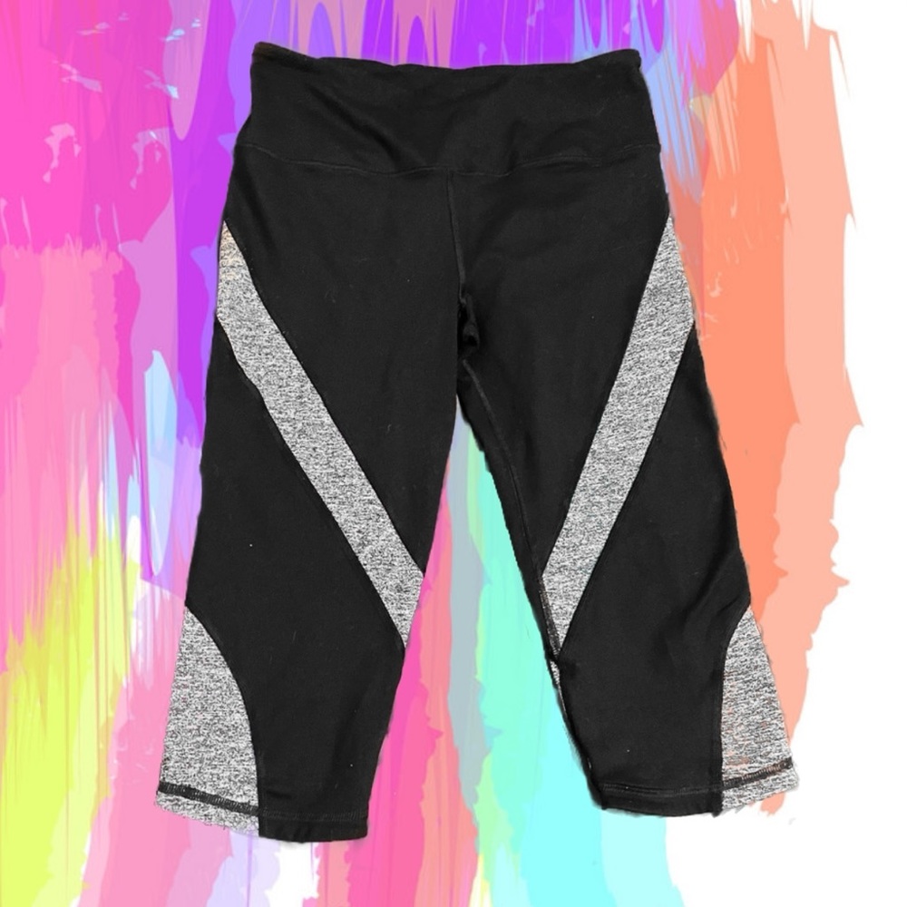 Victoria’s Secret Sport 3/4 Crop Athletic Leggings